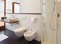 Bad mit Bidet und Dusche Superiorzimmer