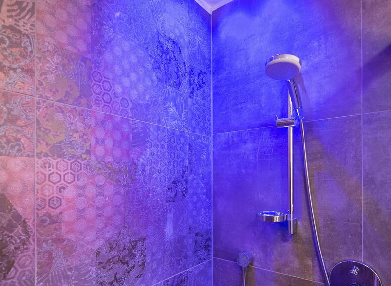Doccia "Suite Penthouse Caminetto"