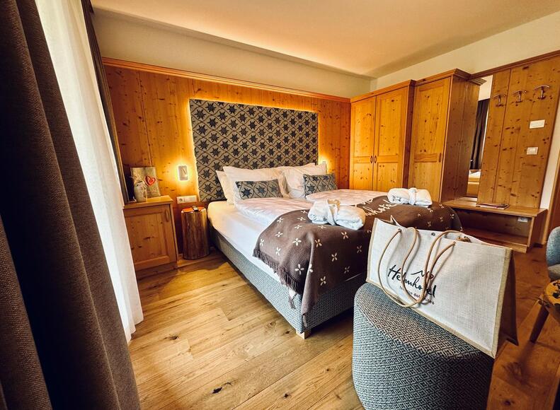 Cosy Comfort Room with double bed, wardrobe and mini fridge