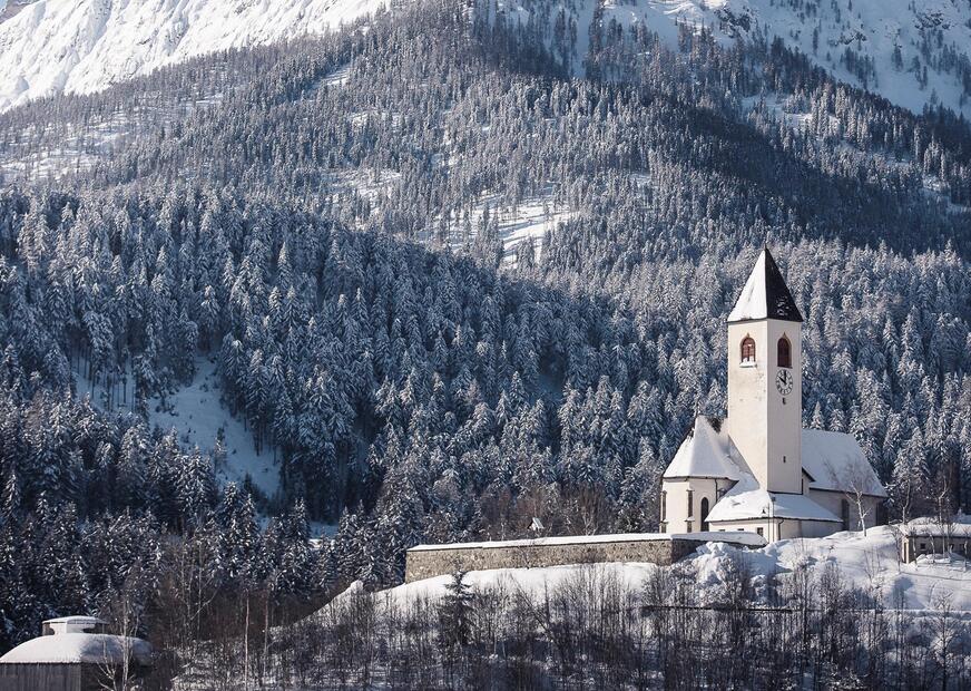 Church of Vierschach with the Haunold in the background